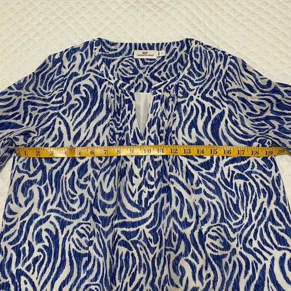 Vineyard Vines Nautical Zebra Print Pintuck Blouse in Royal Ocean S in EUC - Picture 6 of 9